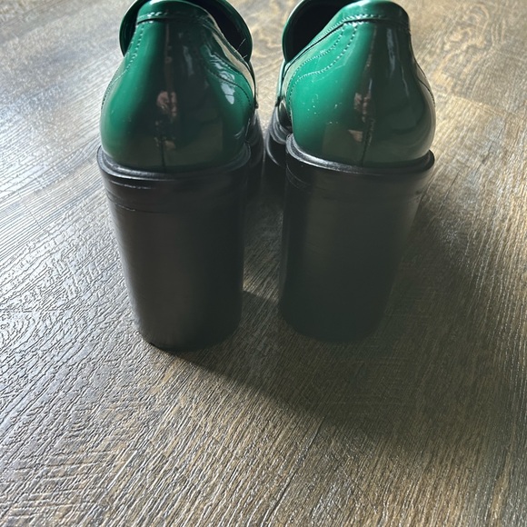 Gianni Bini MAXXWELLE Green Patent Platform Block Heel Loafer w/ornament - Picture 4 of 8